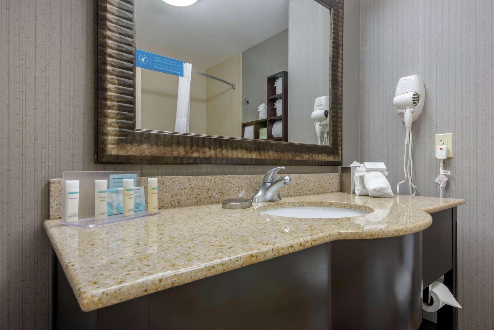 Hampton Inn Meadville Ngoại thất bức ảnh